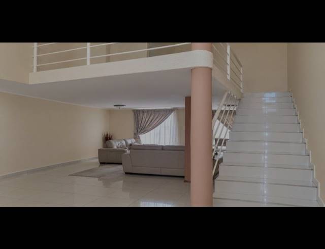 3 BEDROOM APARTMENT FOR SALE IN OAKDENE